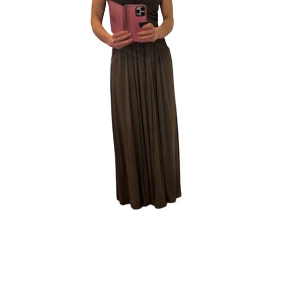 Rachel Zoe silk olive 🫒 green dress. Perfect for any occasion! Size 0 - Picture 4 of 5